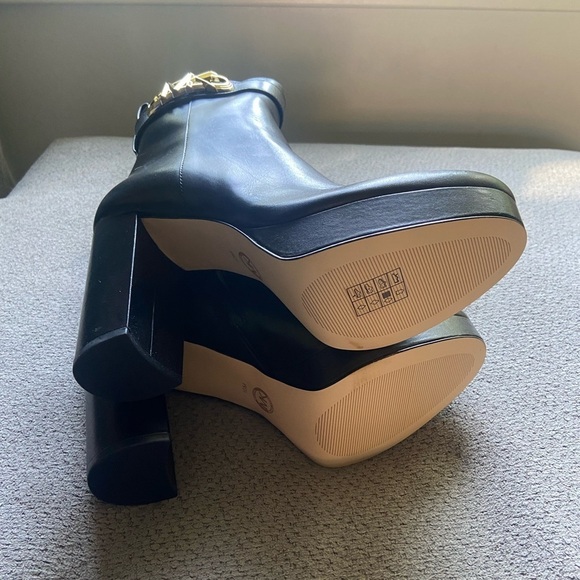 Michael Kors Women's Black Leather Parker Platform Bootie Boots 4" Heel 10M New! - Picture 4 of 10